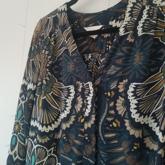 Earth tone colors H&M flowy blouse - size XS - Picture 2 of 3